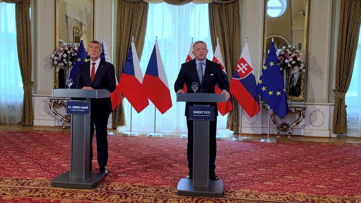 Tisková konference po společném jednání vlád Česka a Slovenska